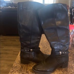 Franco Sarto 6.5 WC zip-up boots